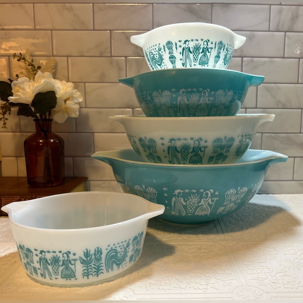 Vintage Pyrex Butterprint Amish Cinderella Mixing Bowls w/ Small Casserole Dish